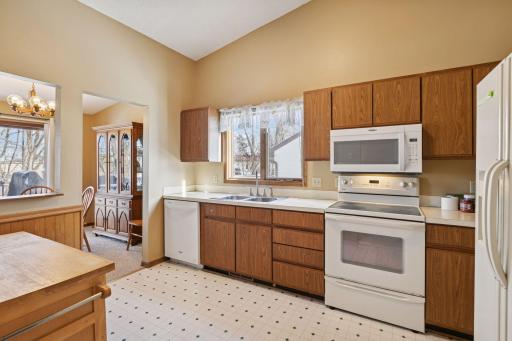 2406 County Road D W, 4, Saint Paul, MN 55112