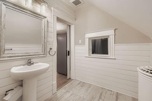 1834 fillmore st ne - Web Quality - 018 - 24 2nd Floor Bathroom.jpg