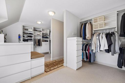 Built-in shelving and drawers offer plenty of storage!