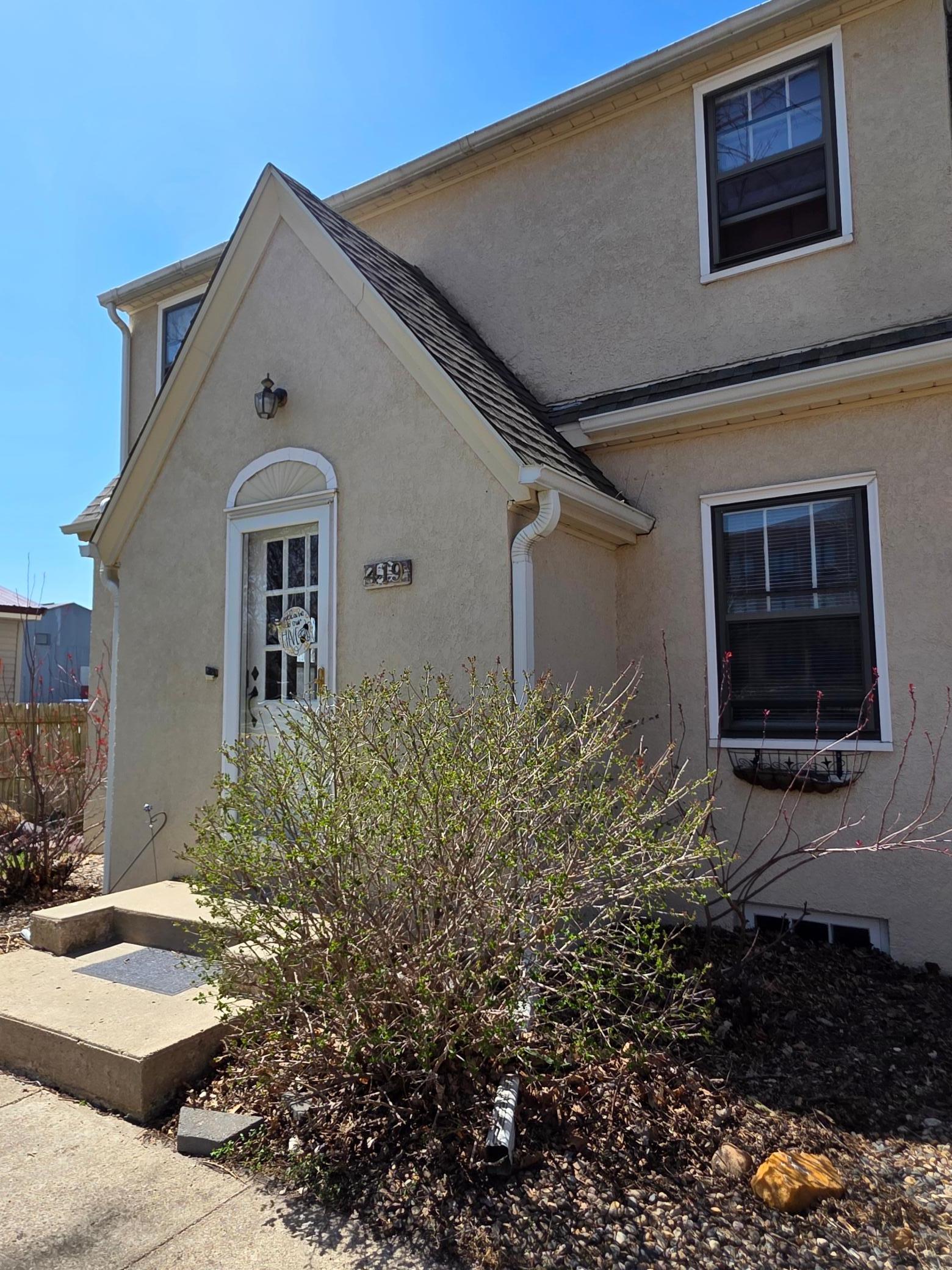 Spring! Bush is budding!