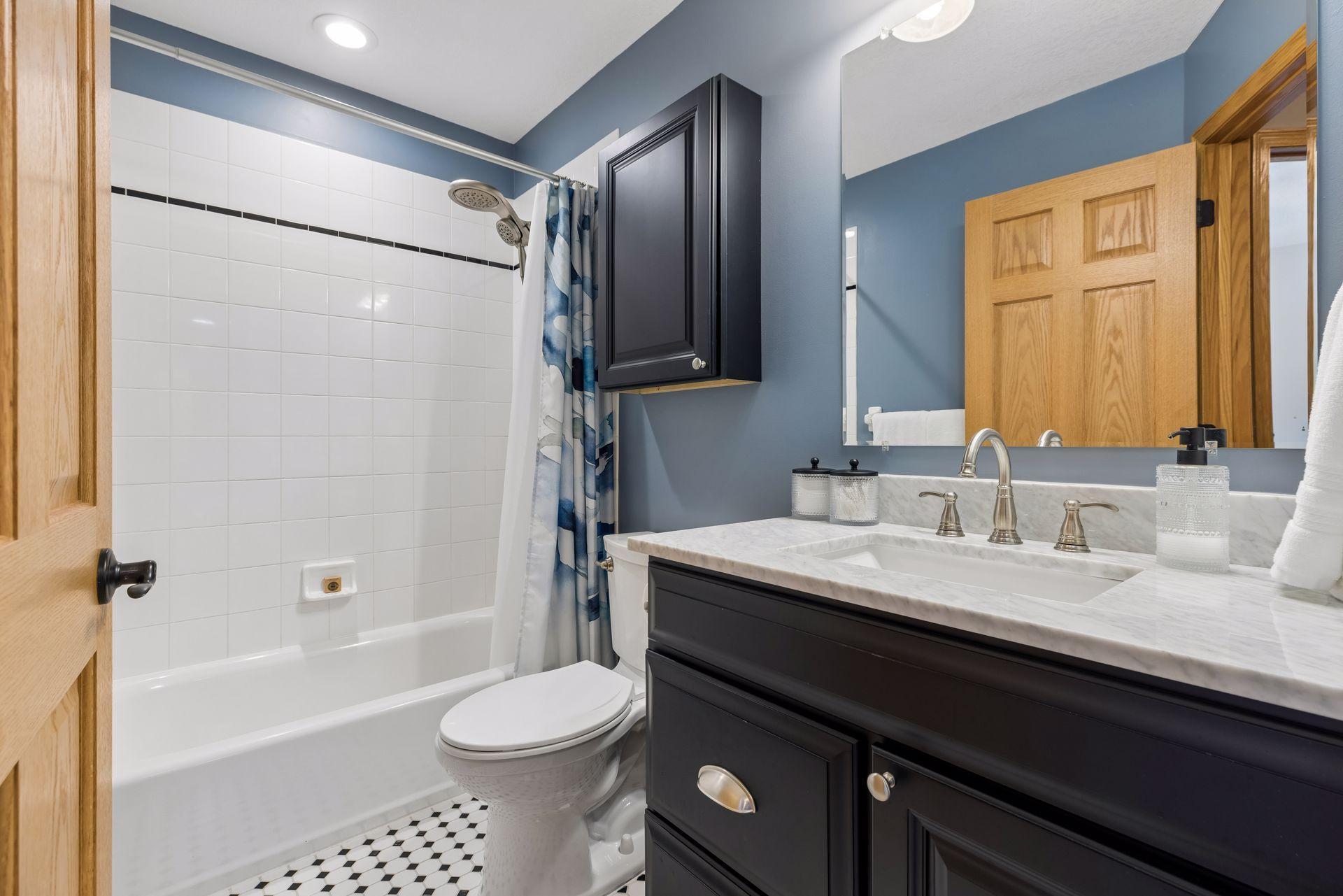 Upper level full bath
