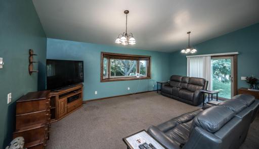 20755 Ahern Blvd Farmington MN-large-023-028-Living Room-1500x868-72dpi.jpg
