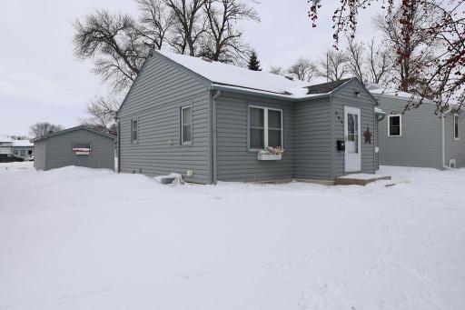 307 10 1/2 Street N, Wahpeton, ND 58075