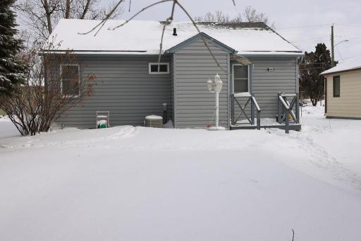 307 10 1/2 Street N, Wahpeton, ND 58075