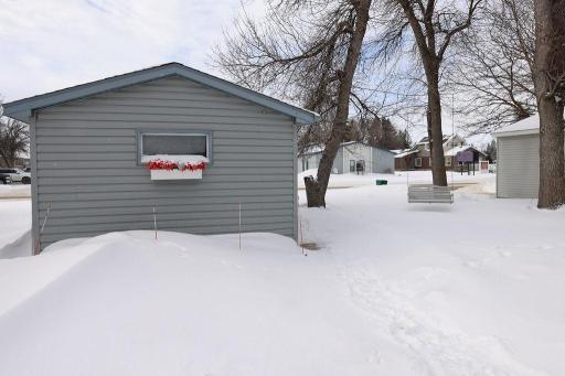 307 10 1/2 Street N, Wahpeton, ND 58075