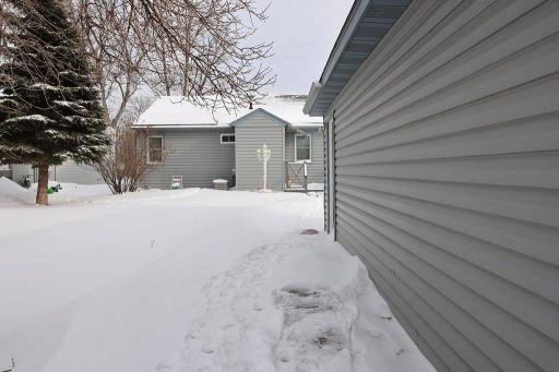 307 10 1/2 Street N, Wahpeton, ND 58075