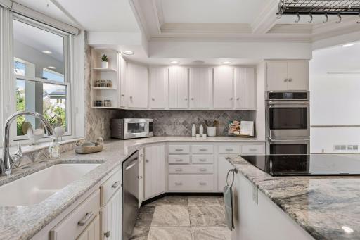 2600 W 102nd Street, Minneapolis, MN 55431