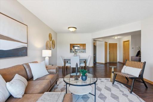 2425 E Franklin Avenue, 212, Minneapolis, MN 55406