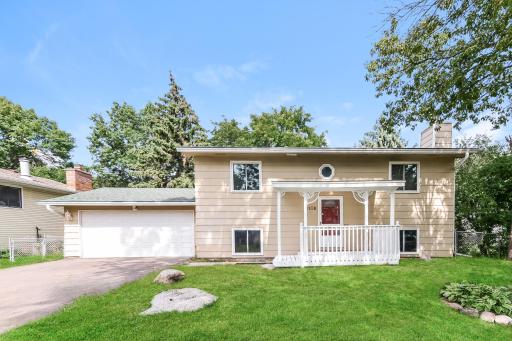 Front View-14806809.jpg