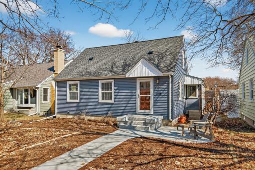 2704 Zenith Avenue N, Robbinsdale, MN 55422