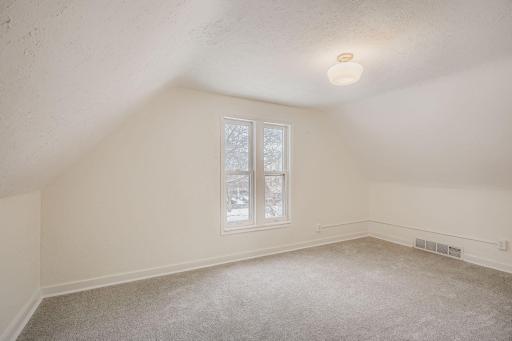 84 Isabel Street W - Web Quality - 011 - 13 2nd Floor Primary Bedroom.jpg