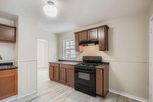 84 Isabel Street W - Web Quality - 007 - 09 Kitchen.jpg