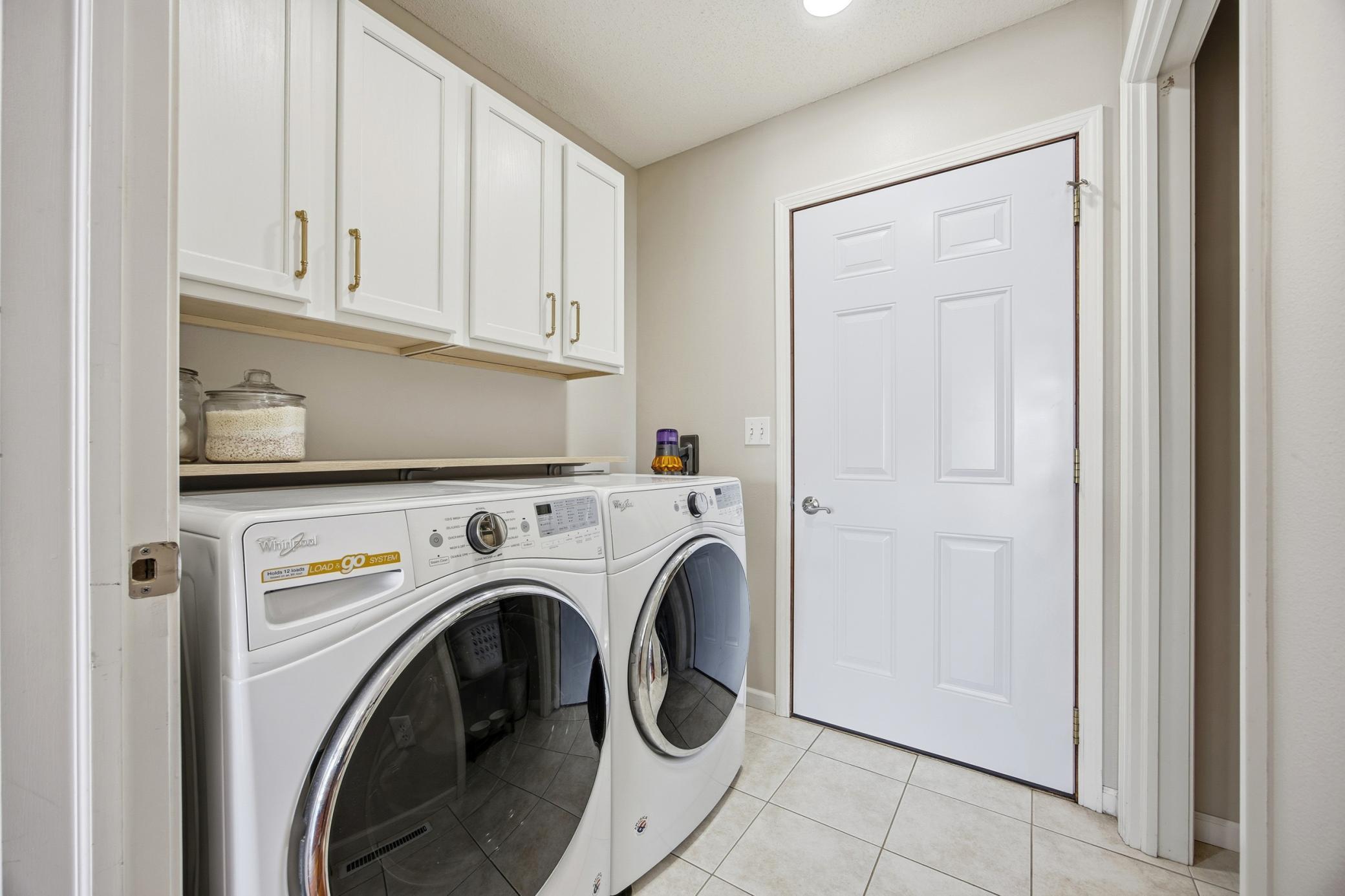 Main Floor Laundry/Mud Room
