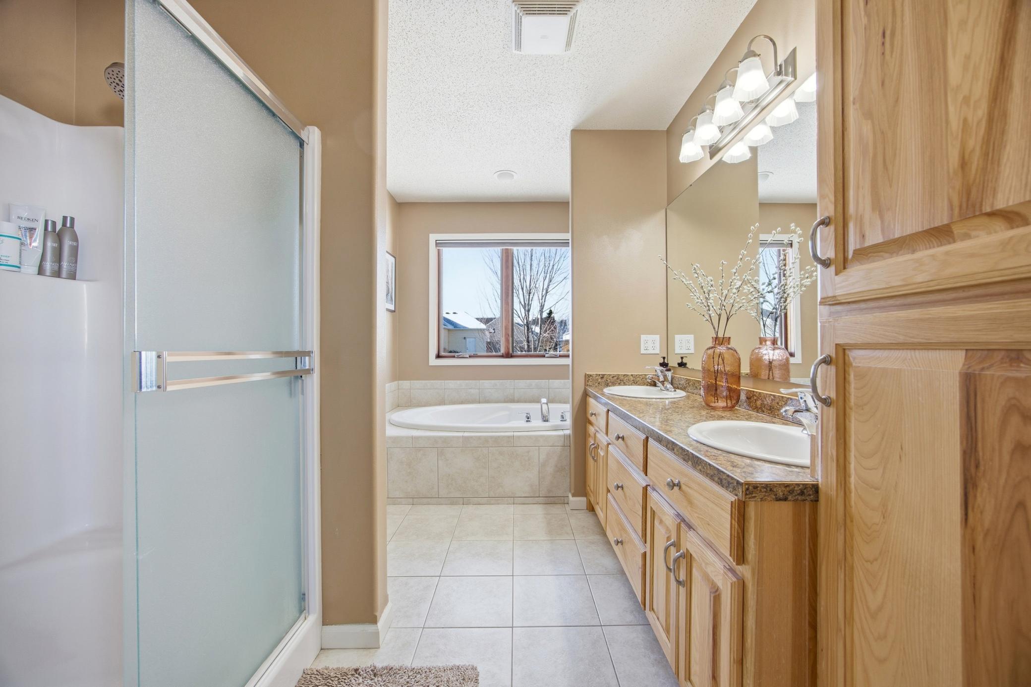 Primary Bath w/ Double Sinks