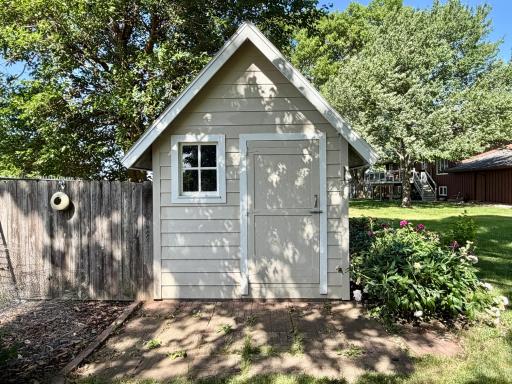 417 S Fairview Drive, Luverne, MN 56156
