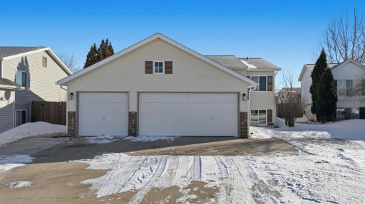 3324 39th Avenue S, Fargo, ND 58104