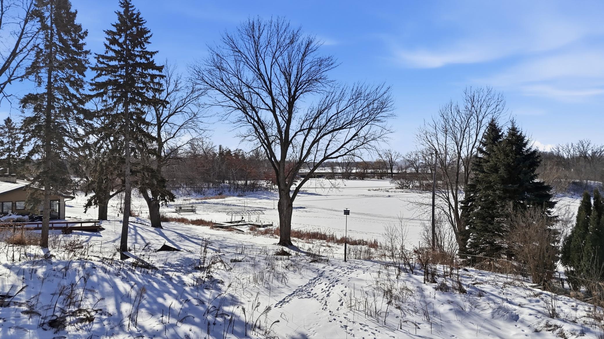 Lake front property with lake shore access!