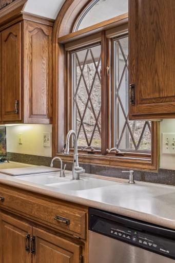 1337 Woodland Drive SW, Rochester, MN 55902