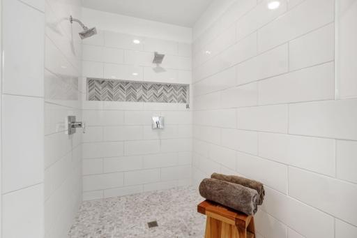 18870 Kanabec Trail, Lakeville, MN 55044