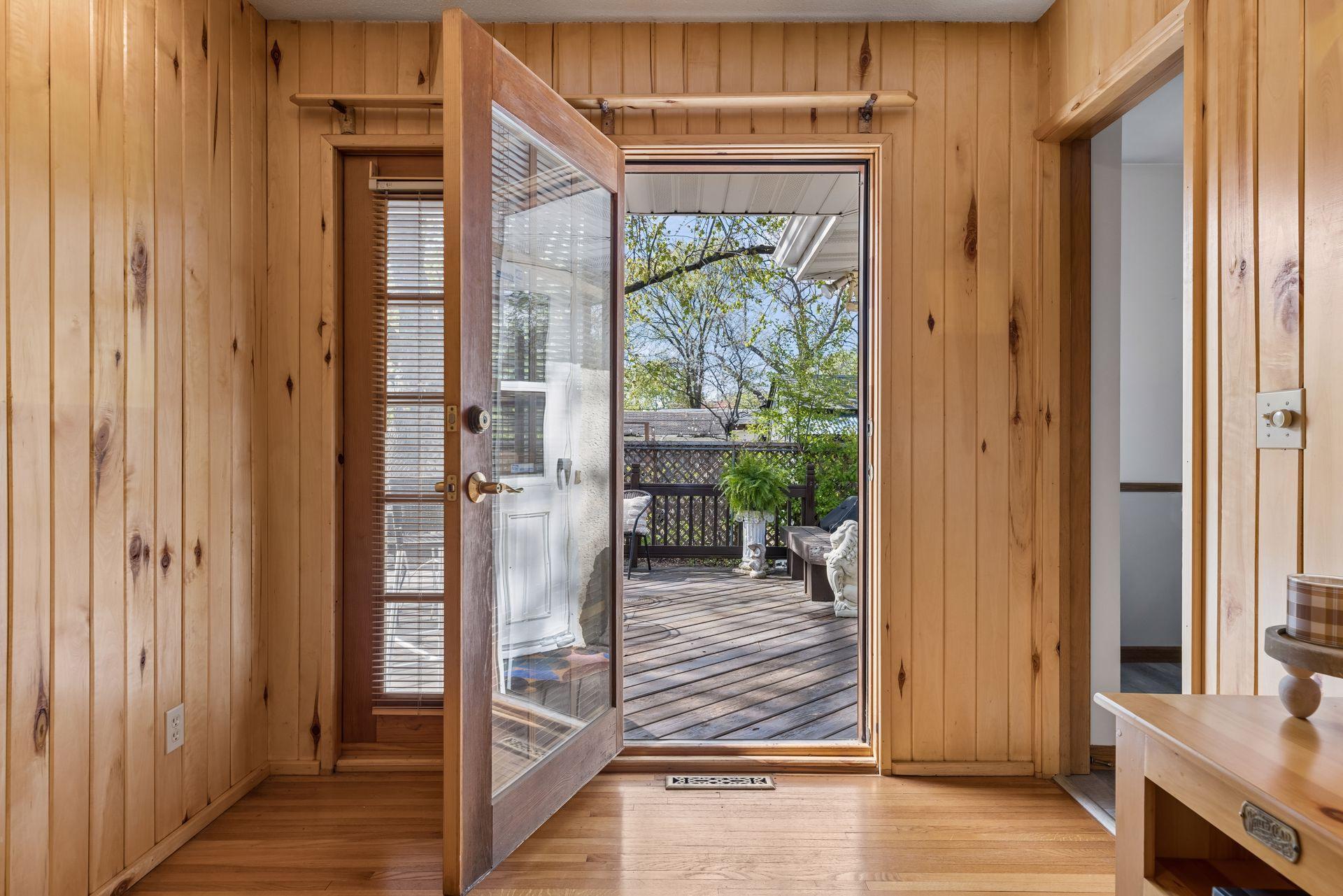 French door with sliding screen to enjoy the fresh air