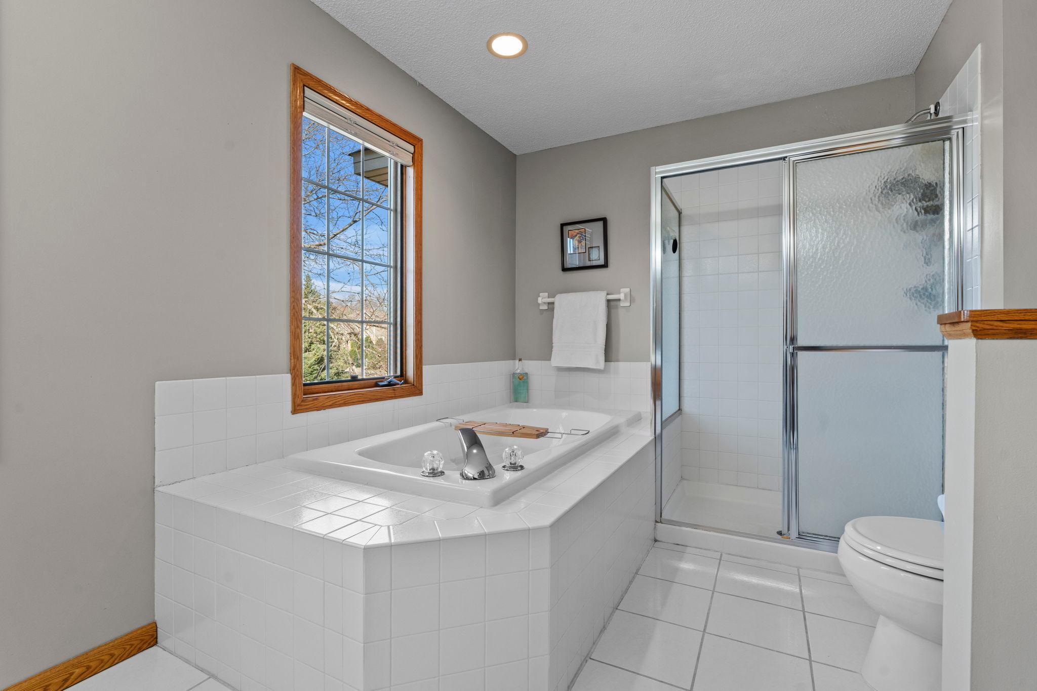 Separate Tub & Shower