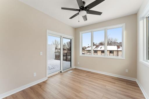 2452 County Road D W, Roseville, MN 55112