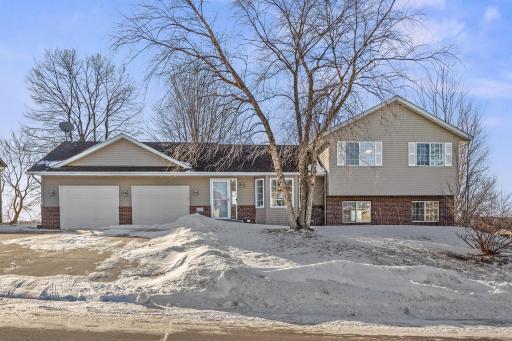 521 Upland Road NW, Saint Michael, MN 55376