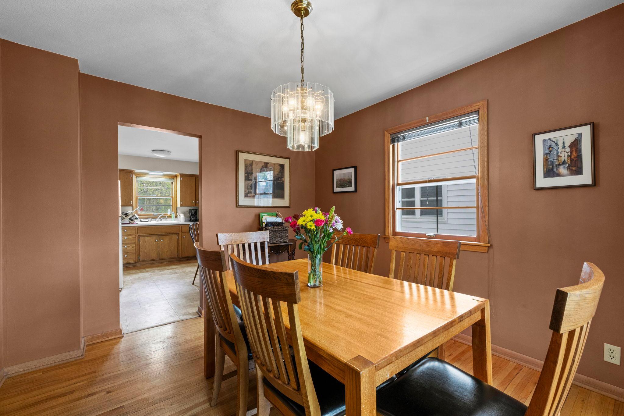Dining room adjacent to kitchen