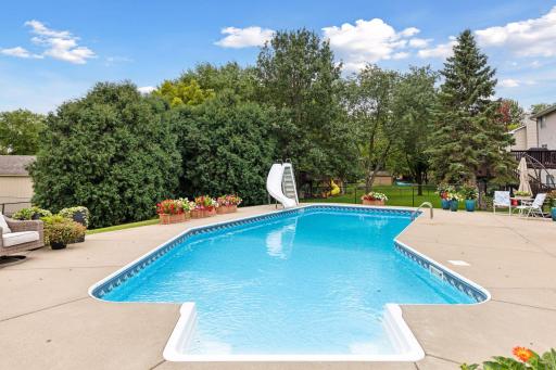 6081 N Ridge Drive, Savage, MN 55378