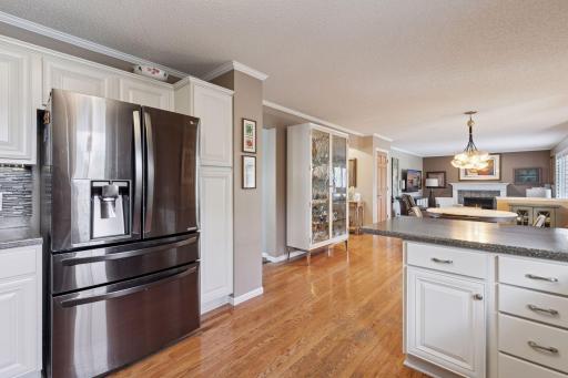 6081 N Ridge Drive, Savage, MN 55378