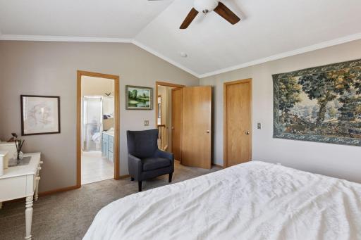6081 N Ridge Drive, Savage, MN 55378