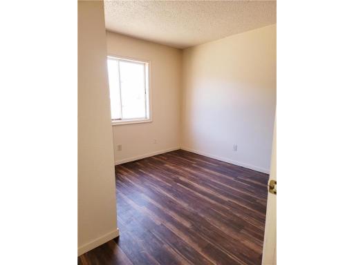 905 E 5th Street, Blue Earth, MN 56013
