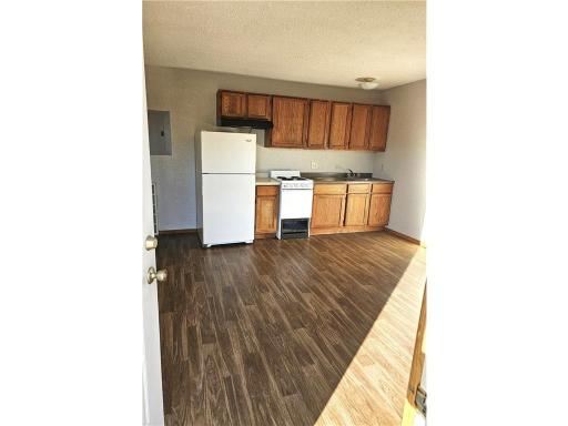 905 E 5th Street, Blue Earth, MN 56013