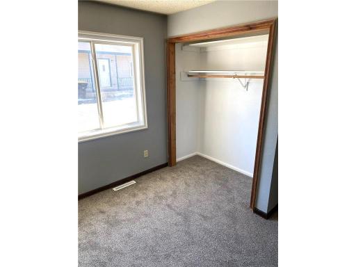 905 E 5th Street, Blue Earth, MN 56013