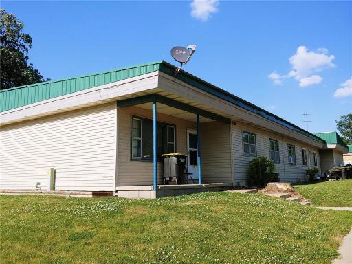 905 E 5th Street, Blue Earth, MN 56013