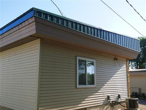 905 E 5th Street, Blue Earth, MN 56013