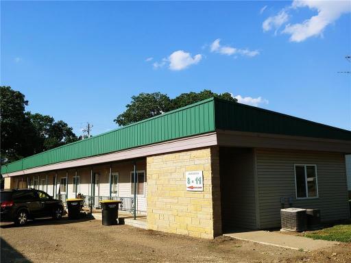 905 E 5th Street, Blue Earth, MN 56013