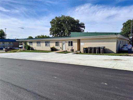 905 E 5th Street, Blue Earth, MN 56013