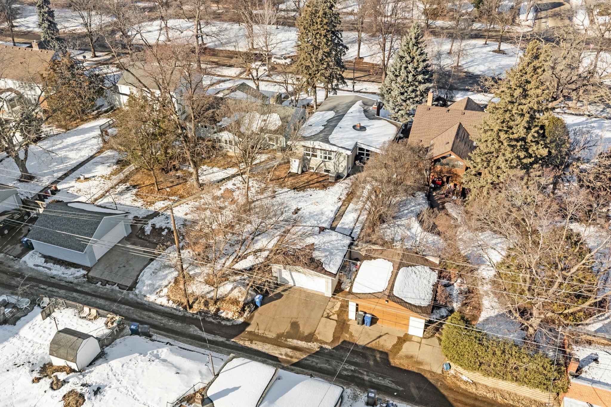 This section of Summit avenue is one of the most picturesque.