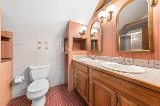 Upstairs Primary Bathroom