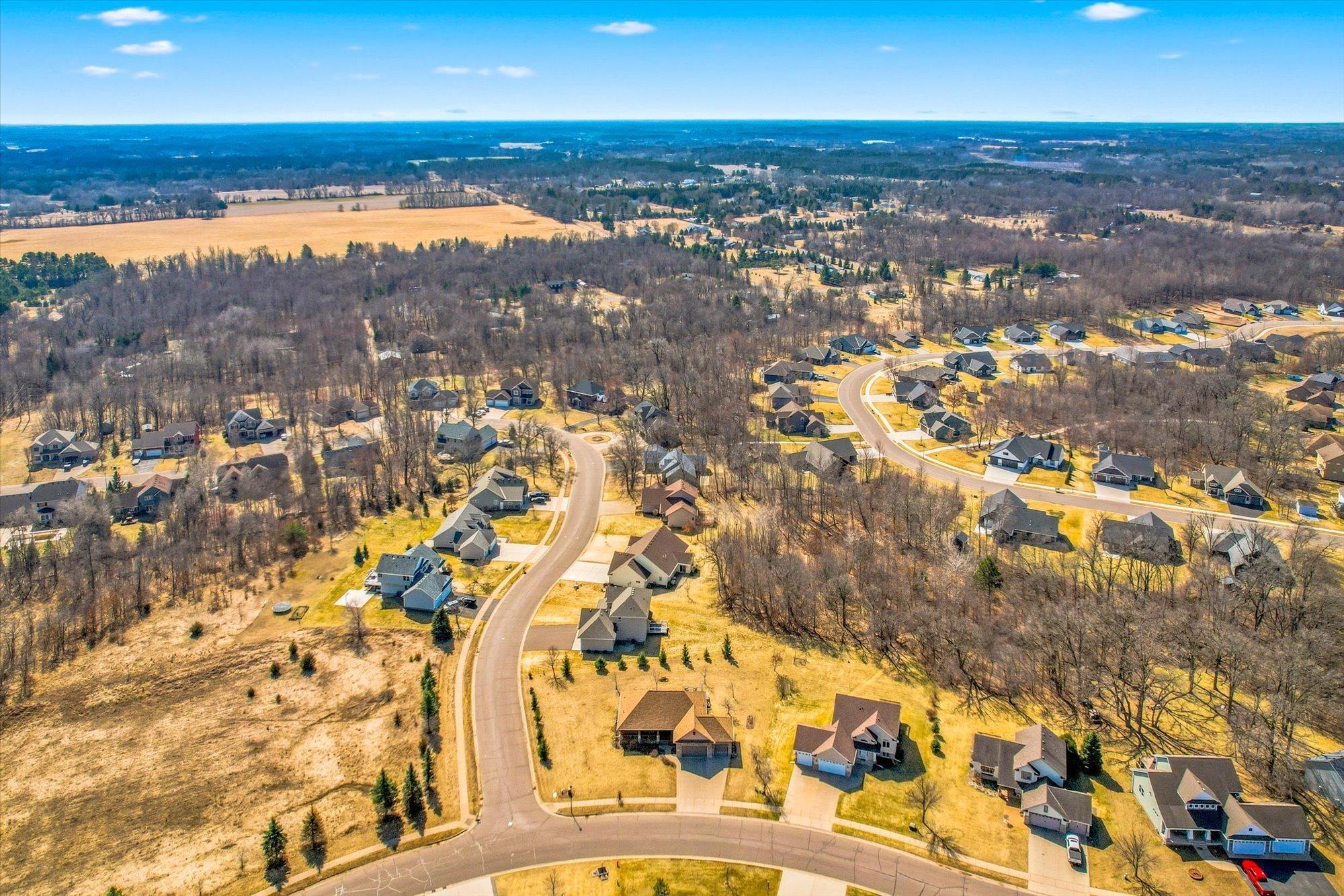 This neighborhood is very conveniently located close to shopping and restaurants.