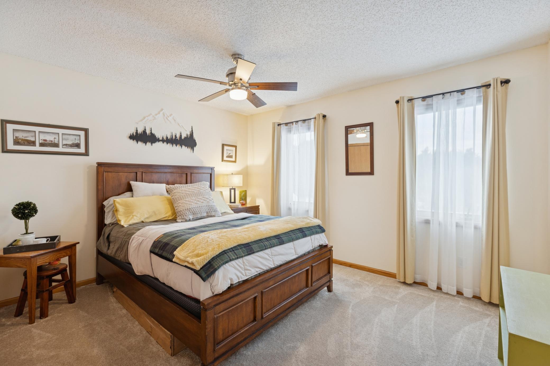 Comfortable bedroom ideal for any need.