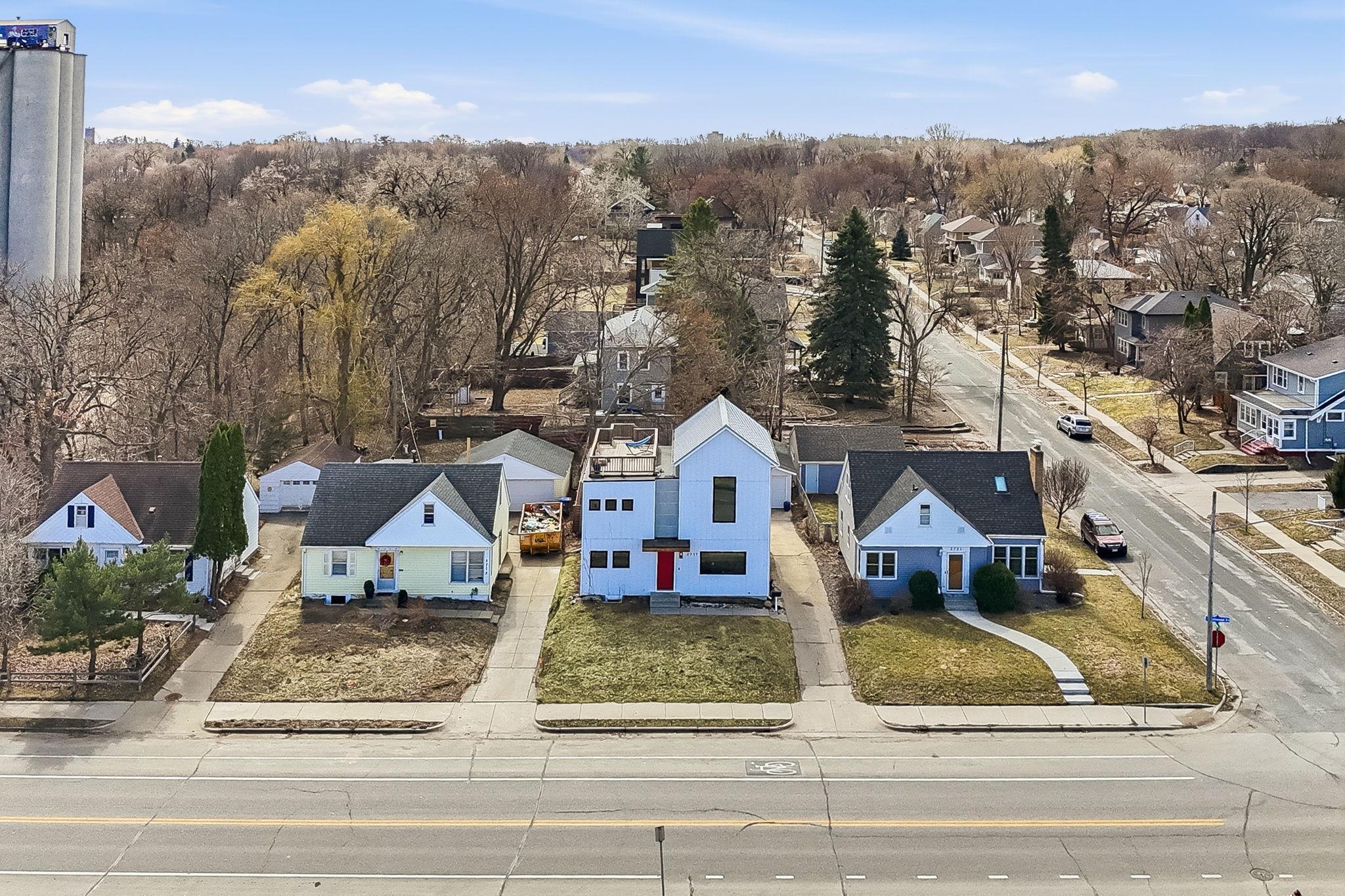 Location, location, location! Everything you love just minutes away