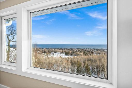 3725 North Ridge Road, Duluth, MN 55804