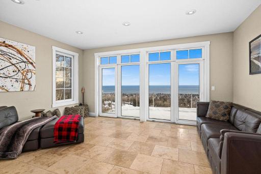 3725 North Ridge Road, Duluth, MN 55804