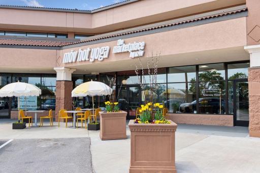 The setting is ideal—steps to lakes, trails, and vibrant Uptown, with endless options for dining, fitness, and leisure right outside your door.