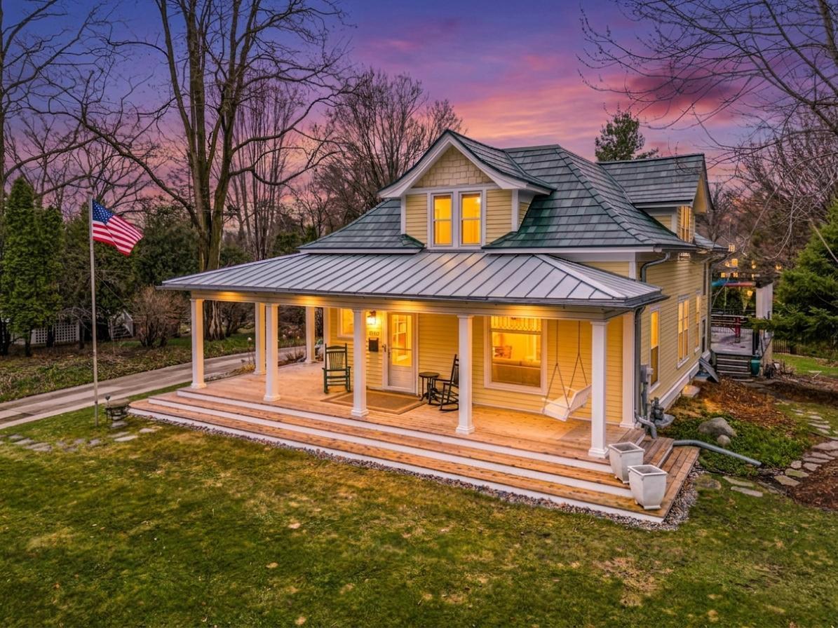 6509 Belmore Lane FRONT OF THE HOUSE