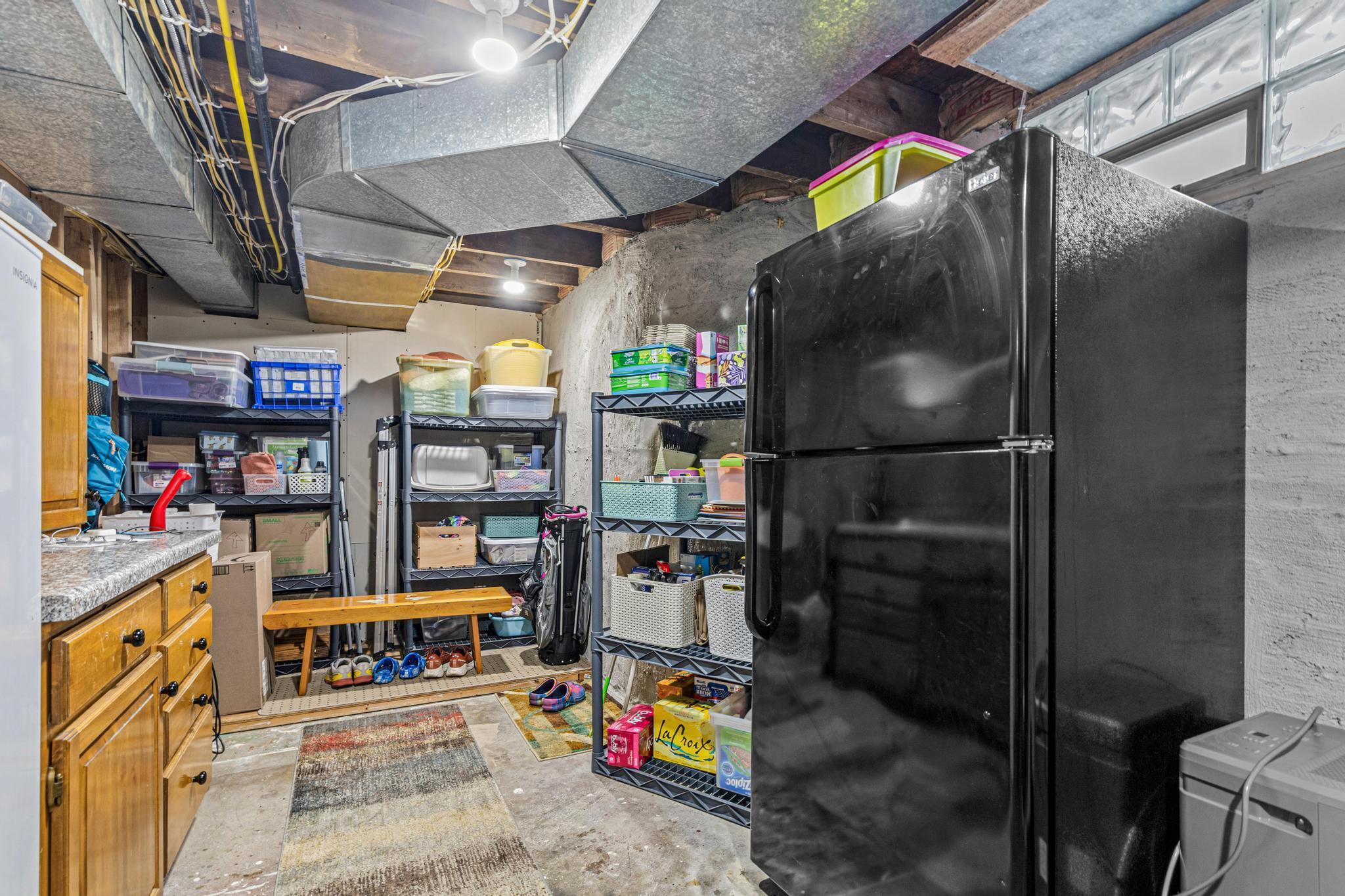 UTILITY ROOM. NEW FURNACE IN 2025