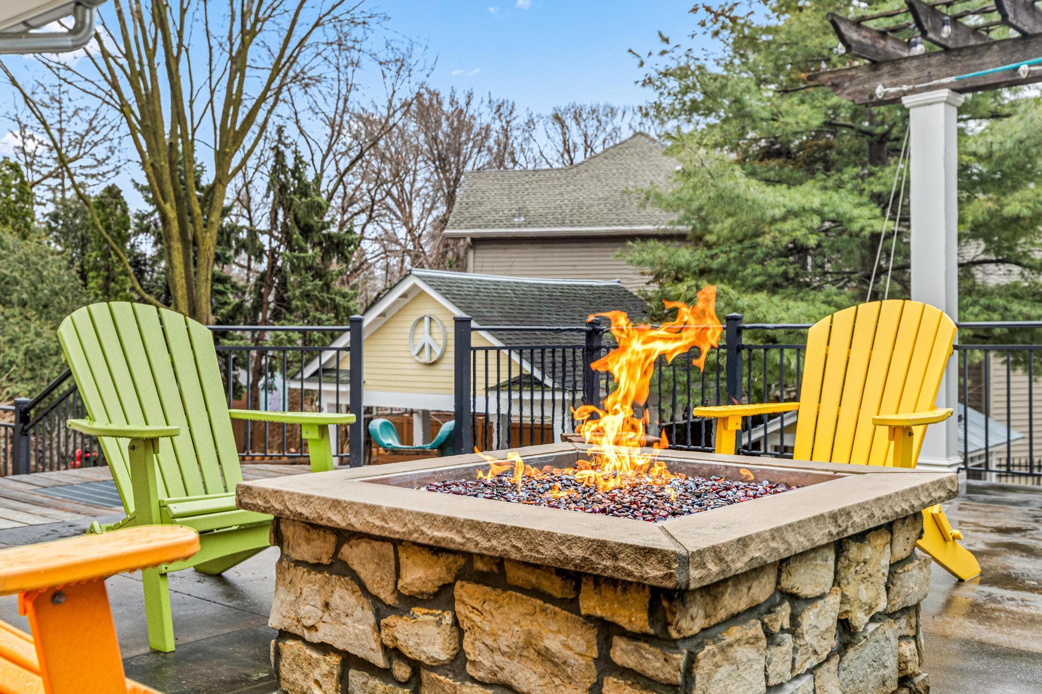 ENTERTAINER'S DREAM BACKYARD