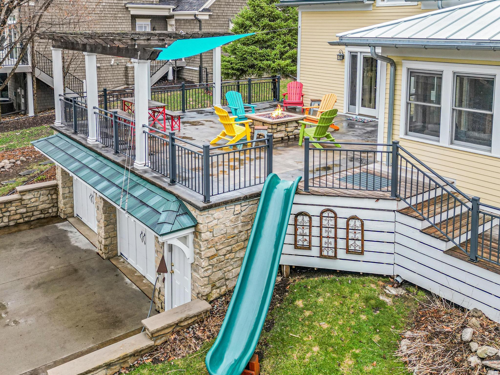 SLIDE FROM THE DECK TO THE GROUND